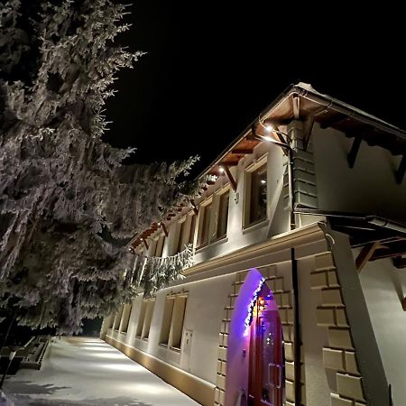 Hotel Galeria Pezinska Baba Bazin Kültér fotó