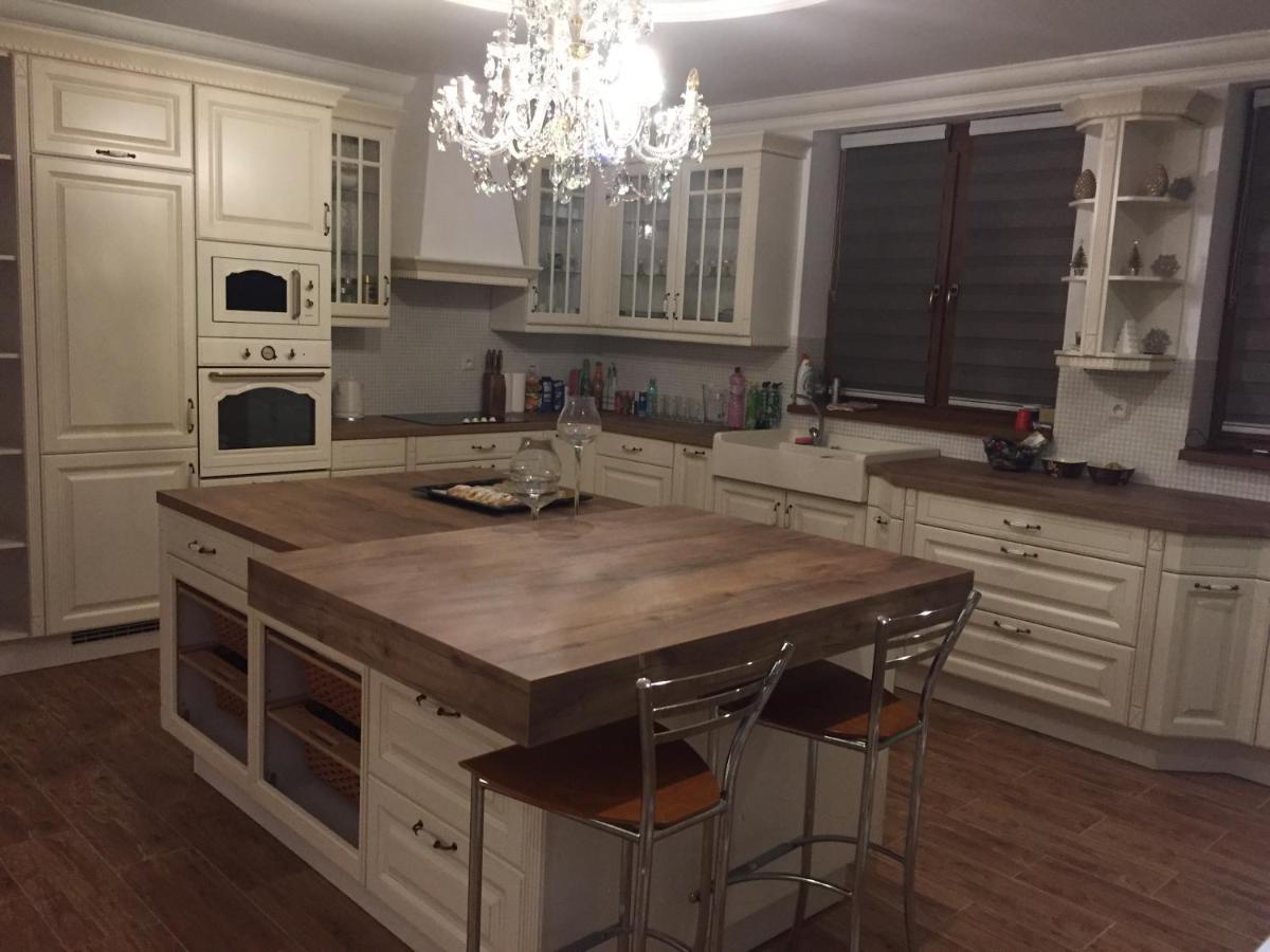 Hotel Galeria Pezinska Baba Bazin Kültér fotó
