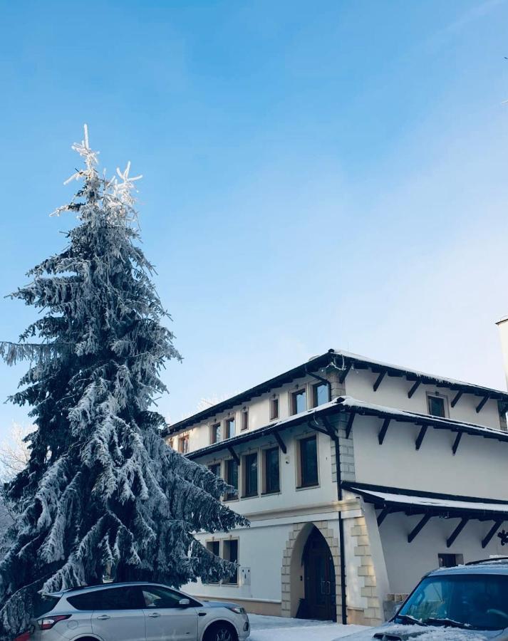 Hotel Galeria Pezinska Baba Bazin Kültér fotó